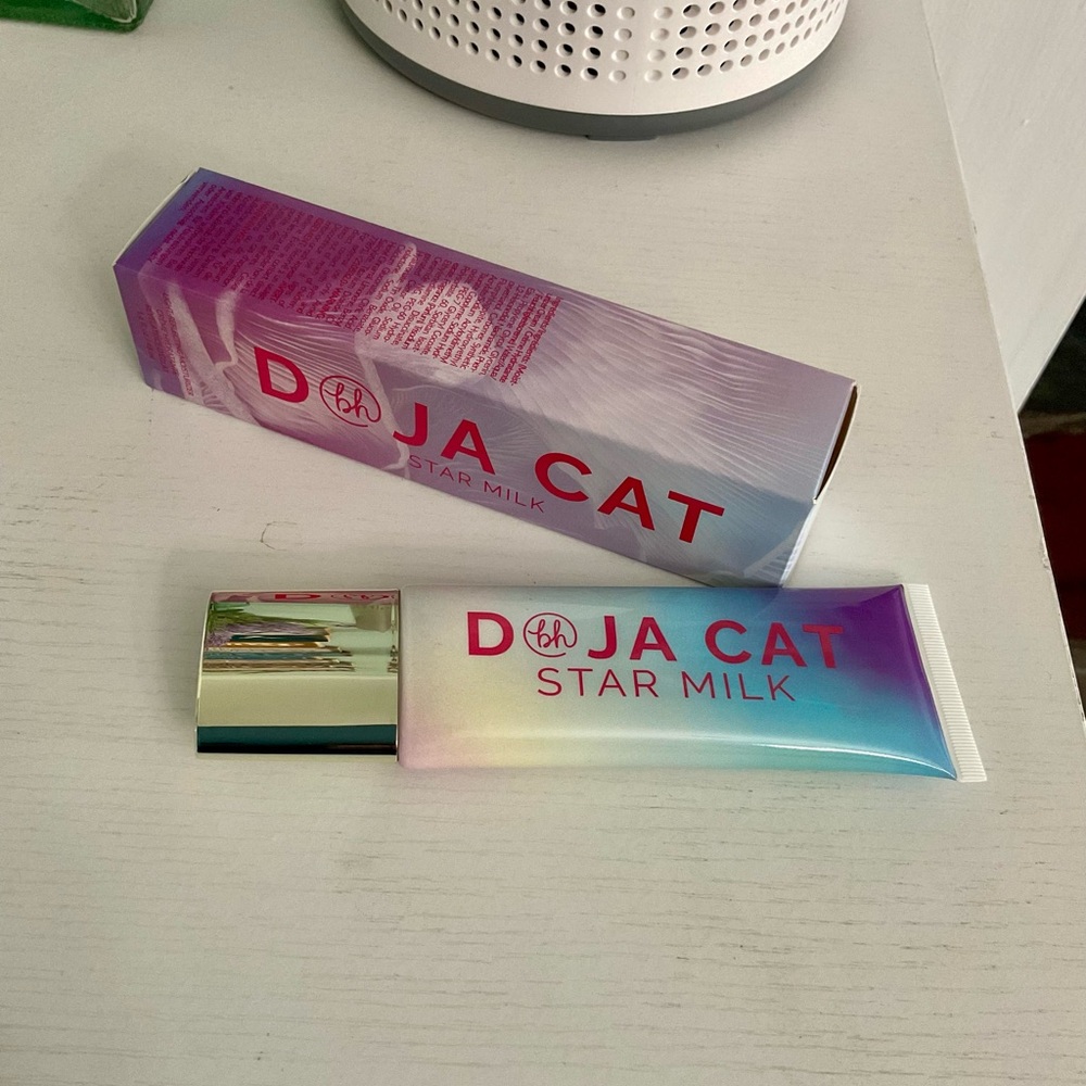 BH Cosmetics X Doja Cat Star Milk Light-Reflecting Moisturizer Cream